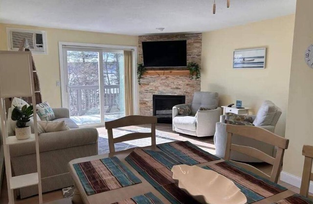 Relaxing Winnipesaukee Condo!
