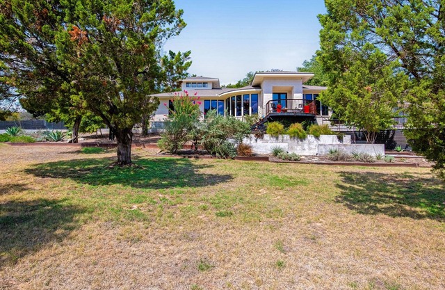 Remarkable villa with private pool, patio, game room, fireplace & gorgeous views