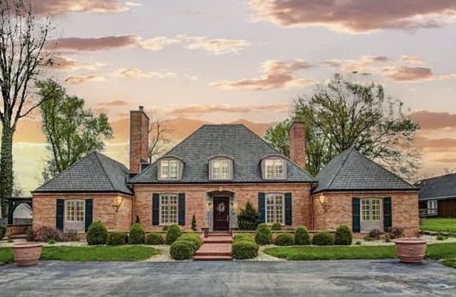 Remodeled french country château suites, in a park like setting.