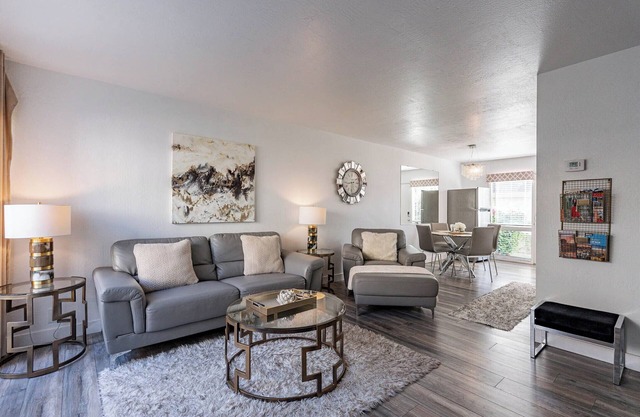 Remodeled Modern 2 Bed/2 Bath Townhouse in the HEART of Scottsdale