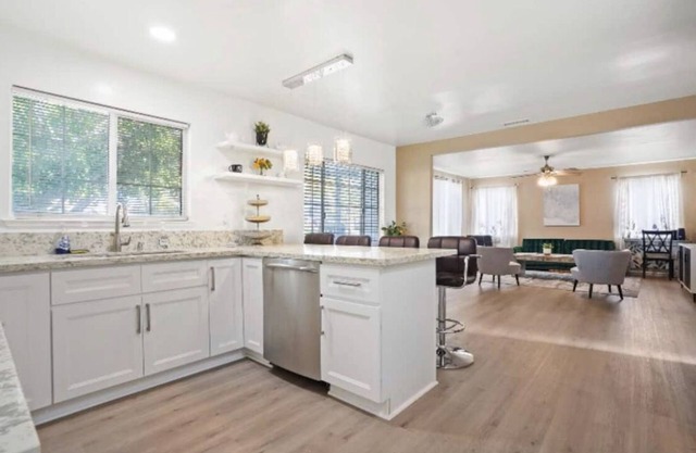 Remodeled Modern Home Near Lancaster BLVD
