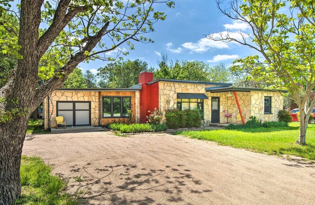 Remodeled Retro Home w/Deck, Walk to Main Street!