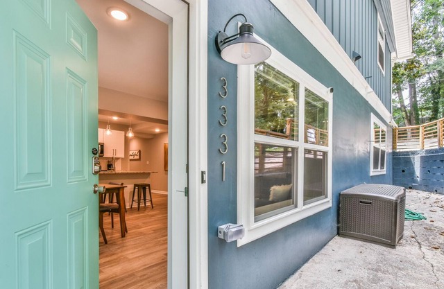 Remodeled & Spacious. With Two Private En-suite Rooms