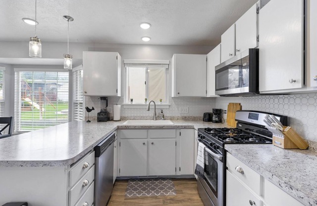 Renovated 12 person Orem home