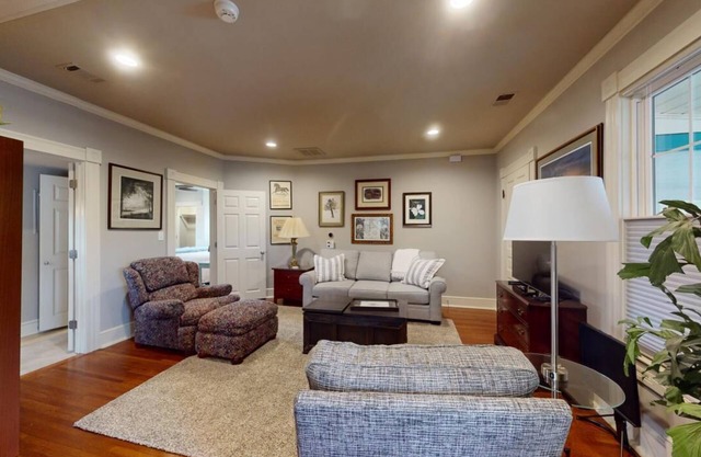 Renovated 1BR - 3 Block Walk to Casino - Clean, Quiet, Safe & Guest-Favorite