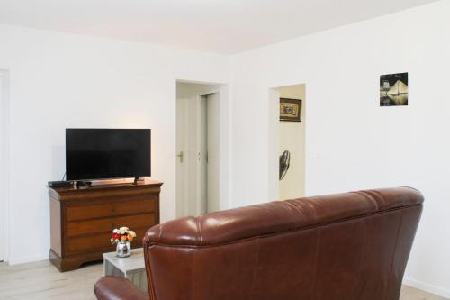 Renovated 2-bedroom apartment