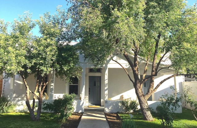 Renovated Adobe One Block From Marfa Courthouse Across From The Hotel Paisano