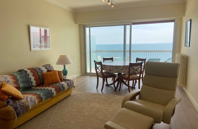 Renovated apartment with terrace and parking, 1 bedroom, 2 sleeps, La Baule