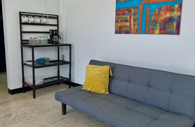 Renovated Downtown Apt./Wi-fi