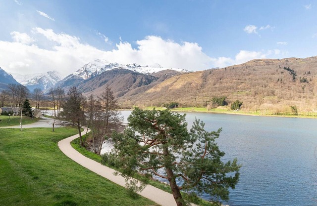 Renovated duplex for 6 people with lake view in Loudenvielle