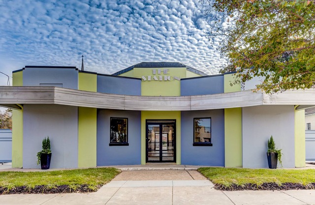 Renovated Historic Greyhound Bus Terminal-Downtown Vicksburg
