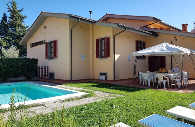 Rent in Tuscany, Lucca villa with pool
