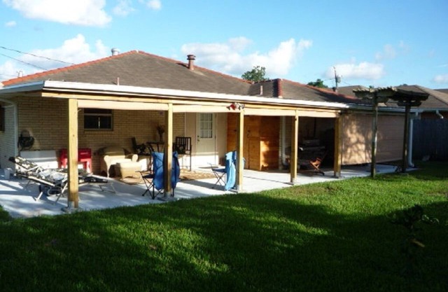 RENTAL FOR SUPER BOWL AND/OR MARDI GRAS. 10 MIN TO QUARTER -3 OFF STREET PARK