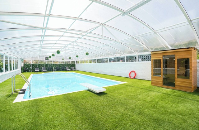 RentMySpaHome with Swimming Pool, Hottub and Sauna