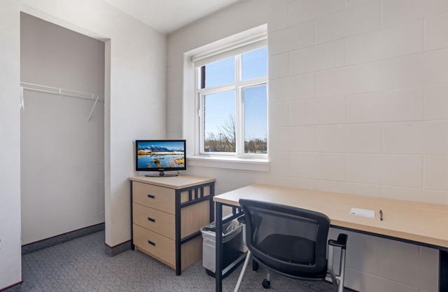 Residence & Conference Centre - Welland