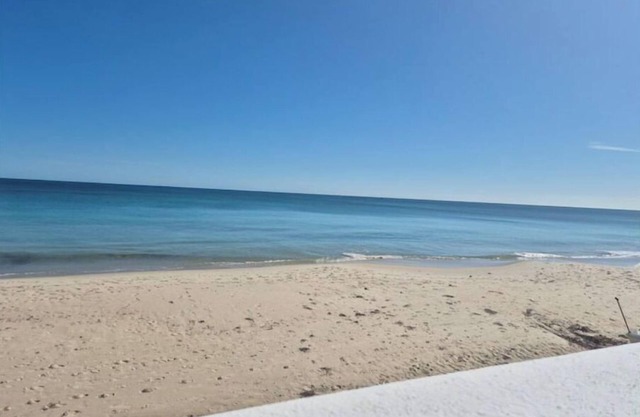 Residence Lalla Baya CHOTT MERIEM "Pied dans l'eau" (feet in the water)