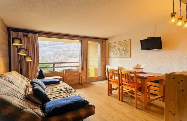 Residence Valérianes - Charming 2 bedroom apartment with balcony