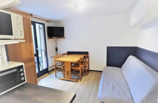 Residence Val Blanc 2 - Very functional apartment of 29m2 with balcony. Ranked 2 stars
