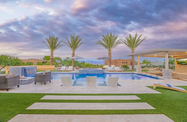 Resort-Style Estate, Mountain Views, Heated Pool & Spa, Fun Putting Green, More