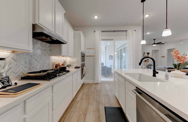 Resort style modern home close to airport, downtown and COTA