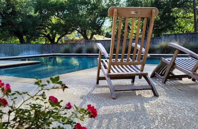 Restored Victorian, 3BR + POOL + HotTub | Unwind @TheFerns
