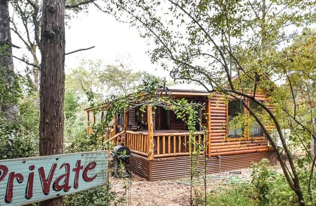 Retreat Cabin features a Private Hot Tub at Scenic Hill Retreat