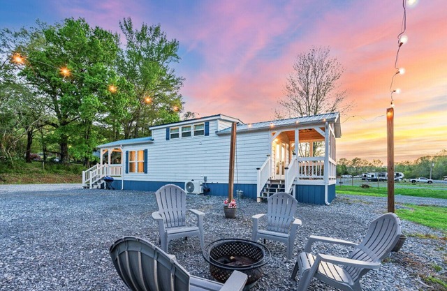 Retro Themed Tiny House w/Boat Parking + Private Firepit & Minutes Boat Launch