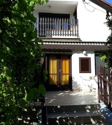Retrovilla