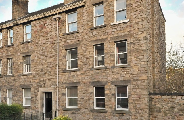 Richmond Place [367] is a Cosy 2 bedroom Old Town apartment close to Pleasance