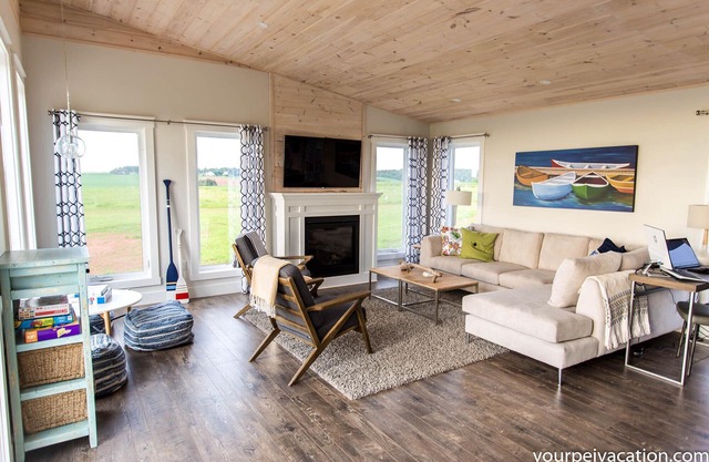 Riley Crest - Oceanview, walk to beach, modern, air conditioned - loft