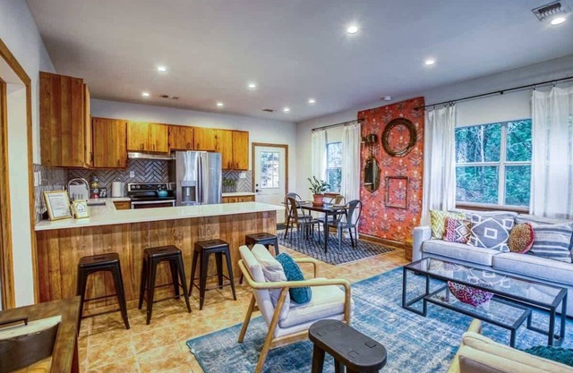 River Access | Grill | Firepit | Sleeps 5
