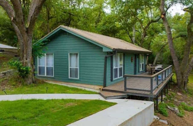 River Access | Pet Friendly | Fishing | Sleeps 5