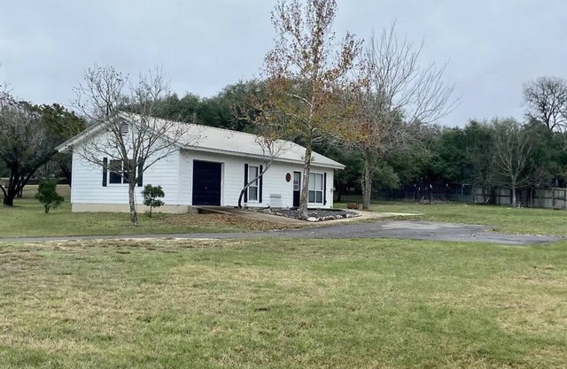 River Access | Pet Friendly | Fishing | Sleeps 4