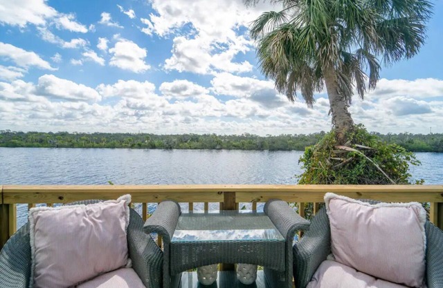 River Cabin Million Dollar View!