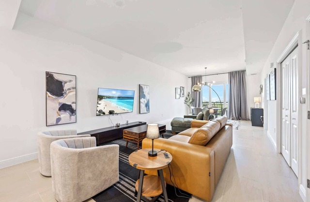 RIVER FLY-IN: Luxury Condo w/Views & Amenities