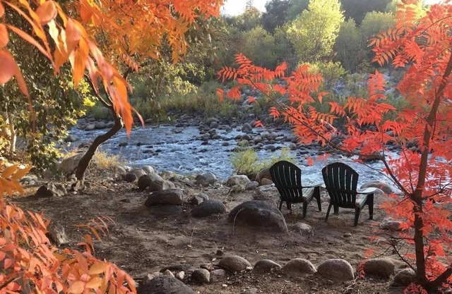 River Frontage ~ Quiet & Secluded Retreat Only Minutes to Sequoia National Park