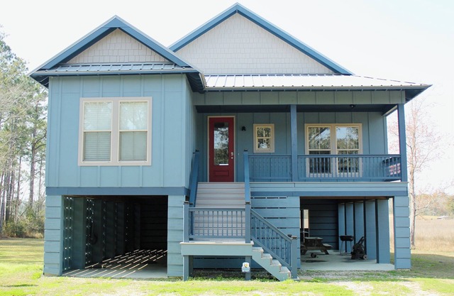 River House minutes to Dauphin Island. Perfect getaway for quiet peaceful rest