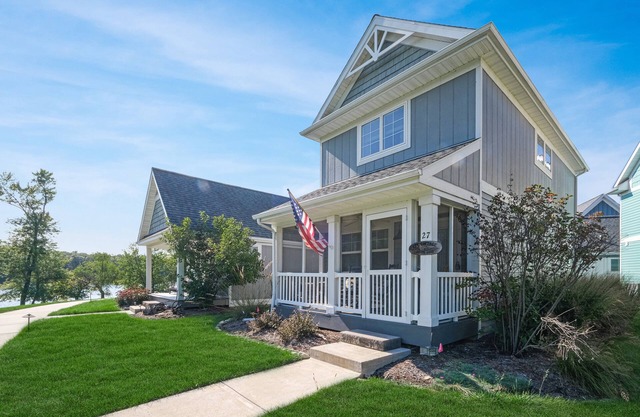 River Shores Cottage 2 bed 2.5 bath