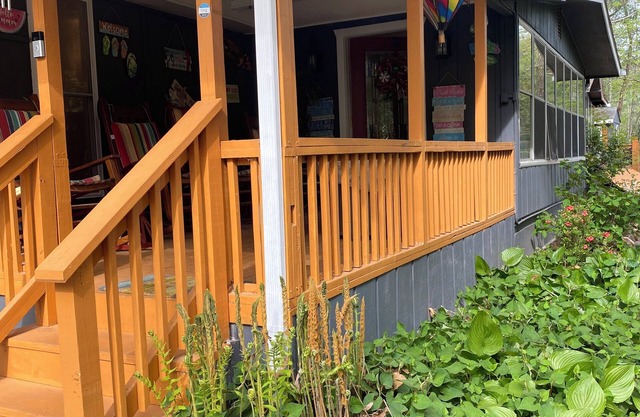 River Soundscapes Retreat! Pet Friendly. Aska Adventure Area! 10 minutes to town