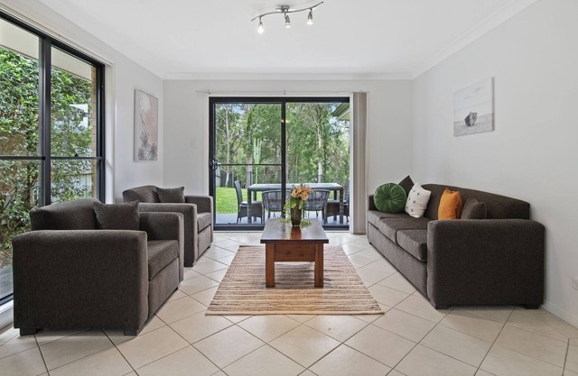 River St Retreat - level modern home, picturesque outlook over Erina Creek