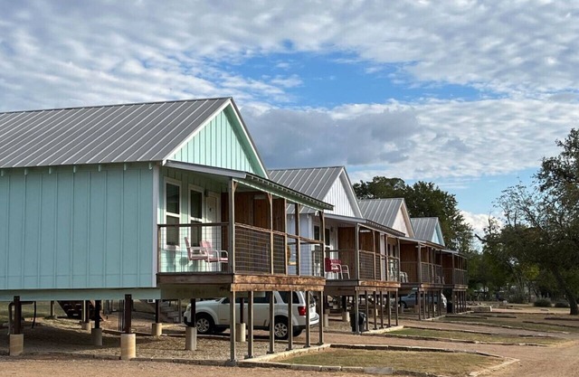 River View Deluxe King Cabin #19