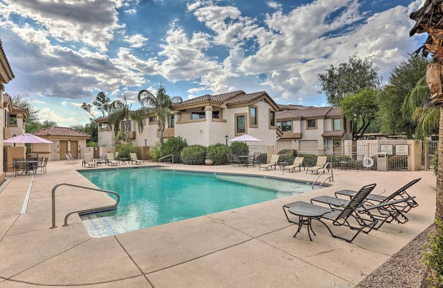 'River Walk Retreat' w/Patio: Dogs Allowed!