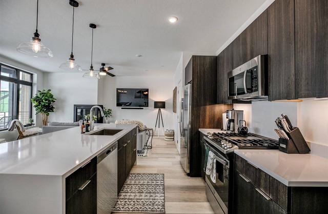 River West 623 | 2BR/2BA | New Construction