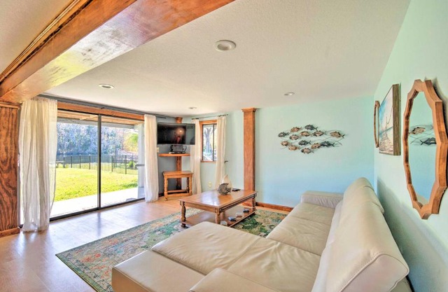 Riverfront Apt with Kayak Launch in Dunnellon