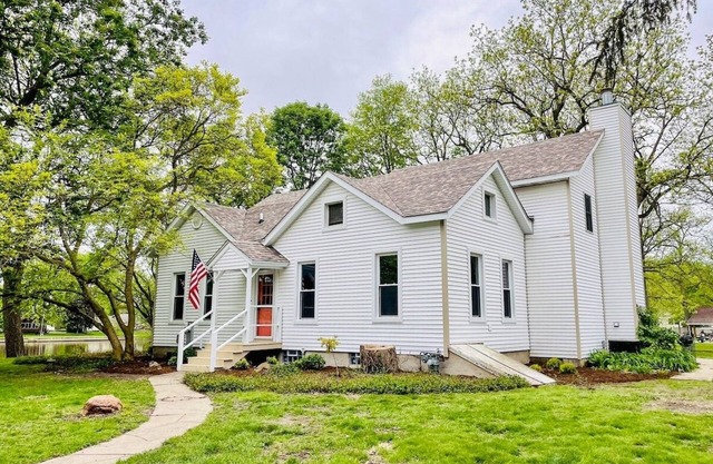 Riverfront Escape: Modern Comfort in Historic Home
