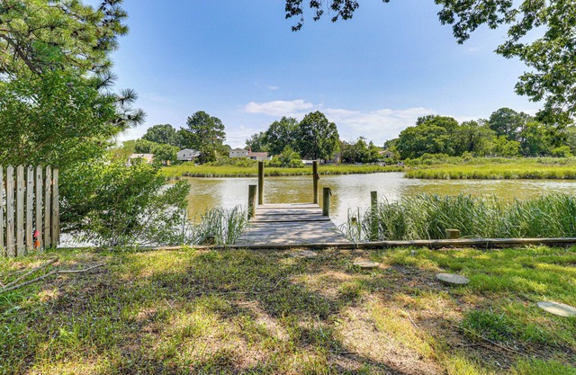 Riverfront Fun: Quiet Home Near Hampton Coastline