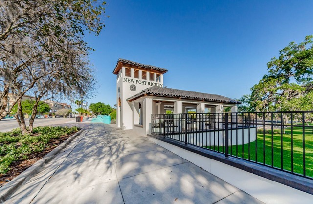 Riverfront Luxury Home & Coastal Cottage with Private Floating Dock