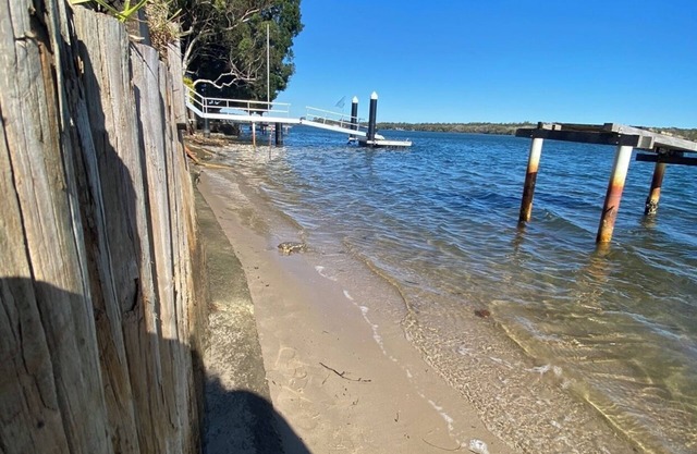 Riverfront retreat with swimming pool in Port Macquarie