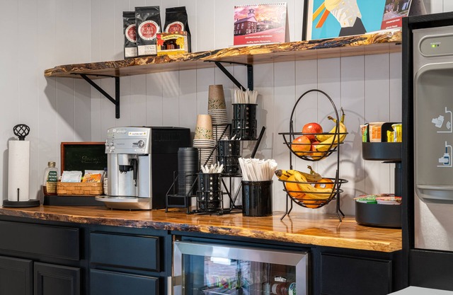 Riverhouse by Weekender (Formerly Jack Daniels Inn)