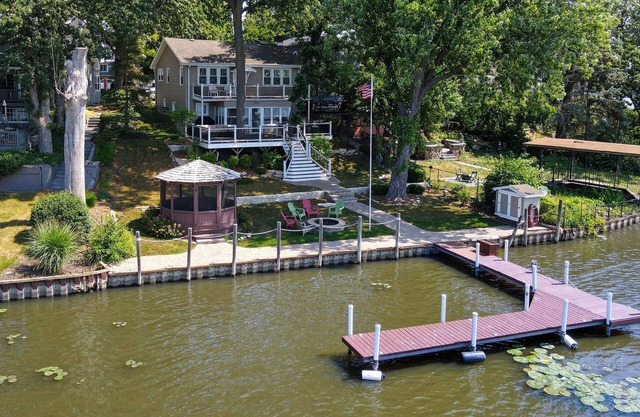 Riverside Island Oasis, a stunning lakefront retreat on an enchanting island